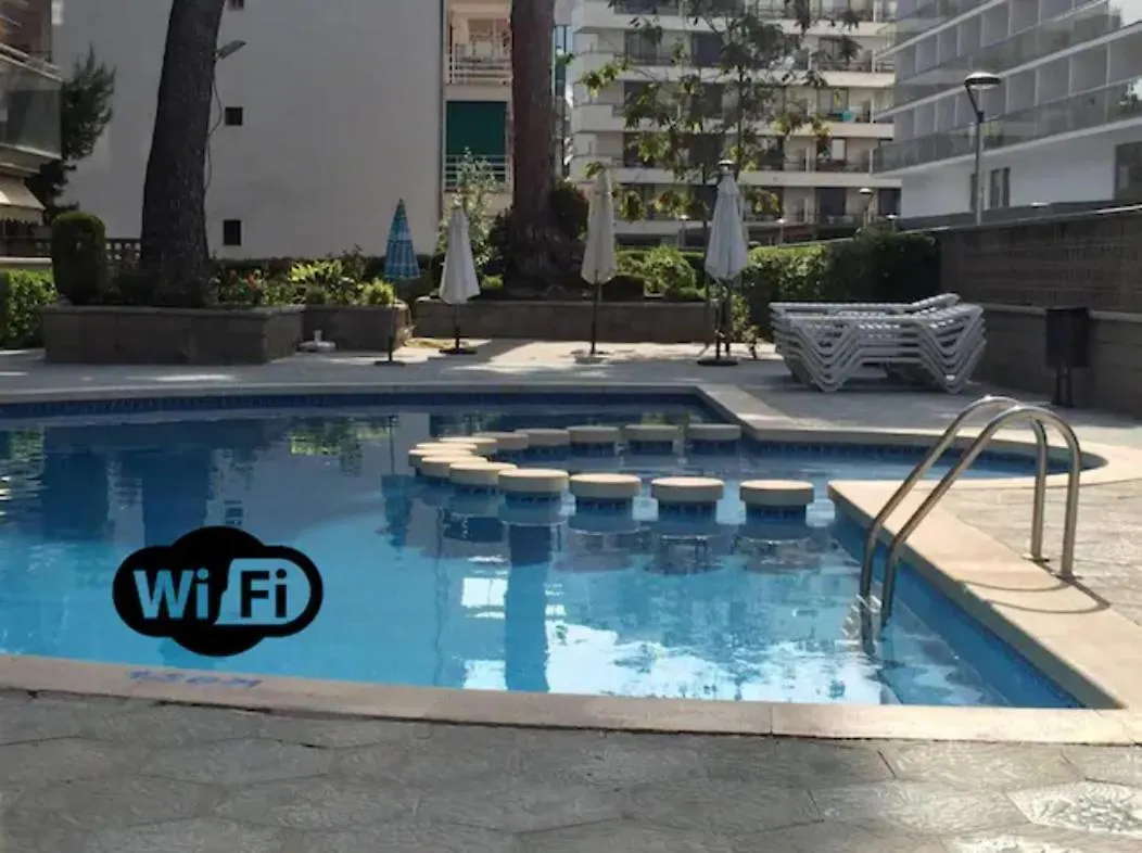 Apartamento Centrico Y Con Piscina A 5 Min. Playa サロウ