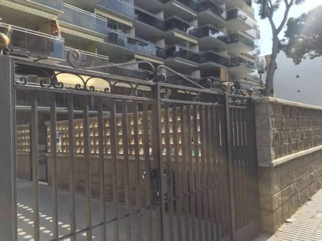 Apartamento Centrico Y Con Piscina A 5 Min. Playa サロウ 0*,  スペイン